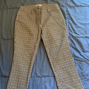 Dalia Black and Gray Flower Patterned Pants